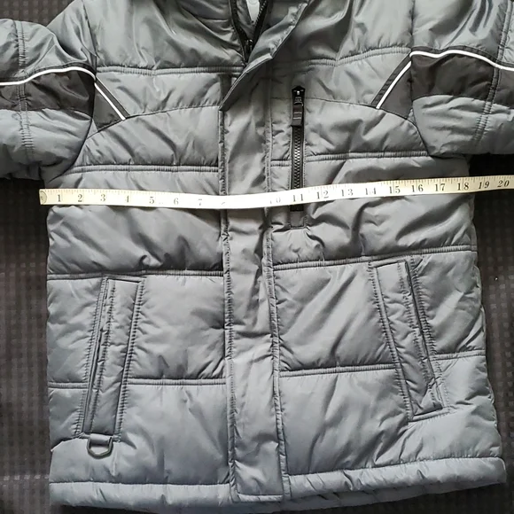 F.O.G. by London Fog, gray coat, size medium (10-12) - Picture 9 of 12